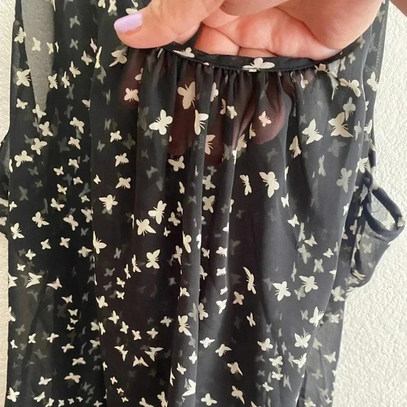💥Libian Preowned Plus-Size Lightweight Butterfly’s Print Top - Picture 4 of 6